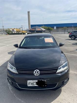 VOLKSWAGEN JETTA 2.0 TSI HIGHLINE 200CV GASOLINA 4P TIPTRONIC VOLKSWAGEN JETTA 2.0 TSI HIGHLINE 200CV GASOLINA 4P TIPTRONIC